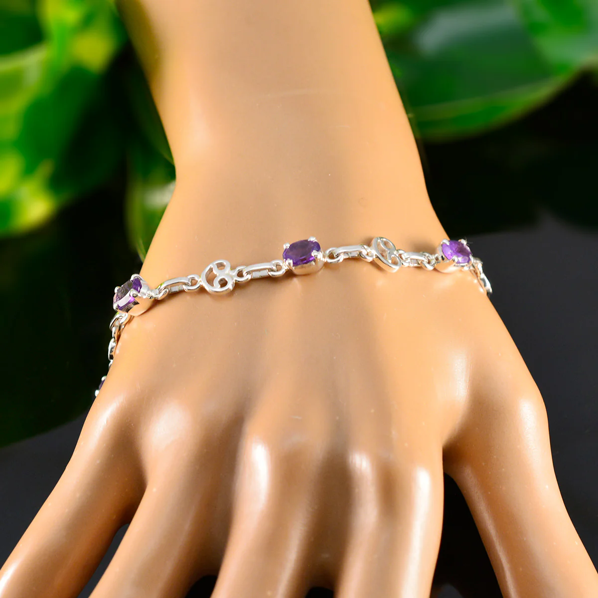 Amethyst Berlin Fashion Week Slim Purple 925 Silver Links Bracelet - Image 6