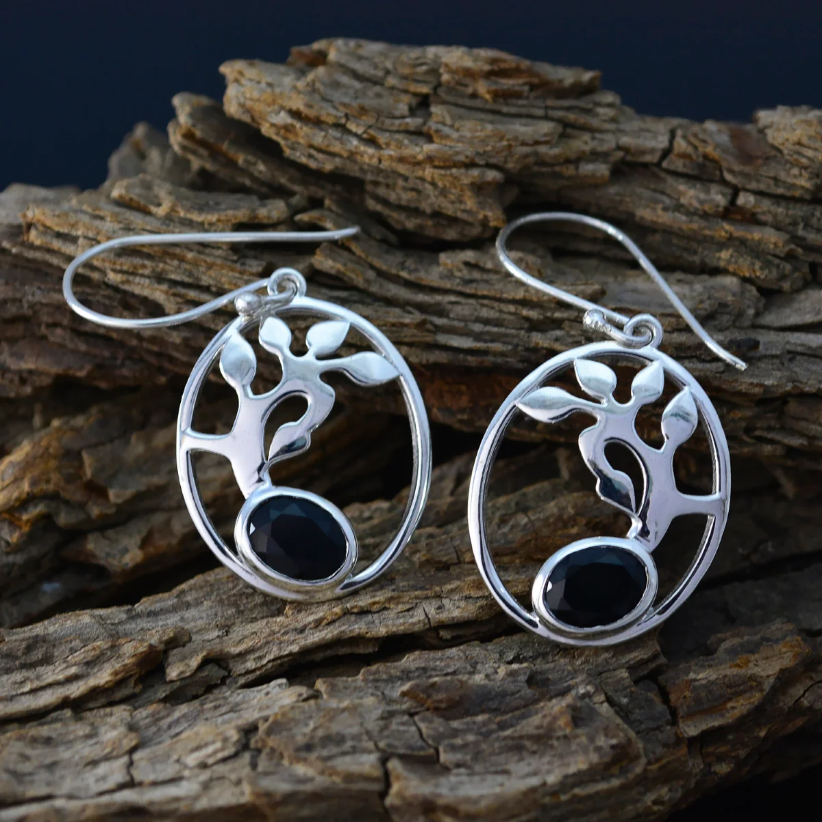 Black Onyx American Scarlett Solitaire Dangle Black Silver Earring - Image 3