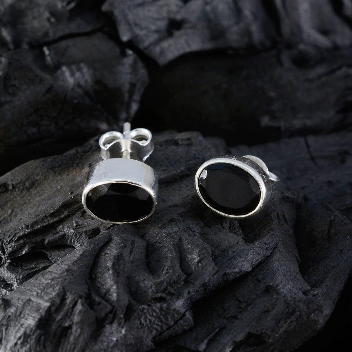 Black Onyx Mexican Amelia Solitaire Stud Black Sterling Silver Earring - Image 4