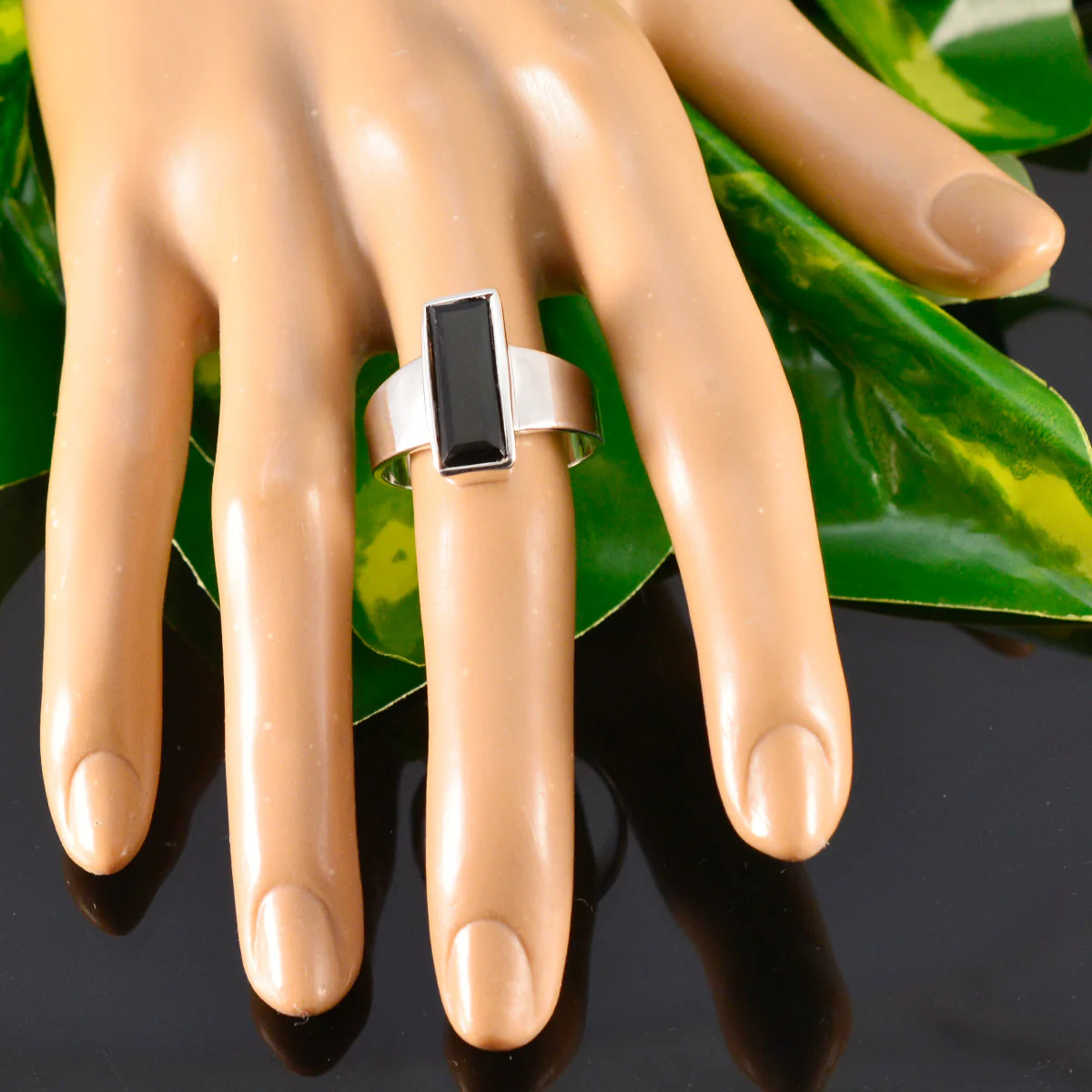 Black Onyx Solitaire French 92.5 Silver Black Gemstones Eye-catching Contemporary Ring Jewellery - Image 5