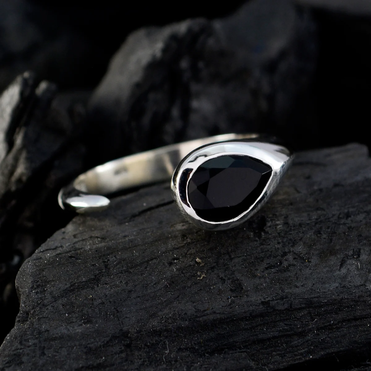 Black Onyx Solitaire French 925 Silver Black Gemstone Featherlight Luxurious Ring Jewellery - Image 4
