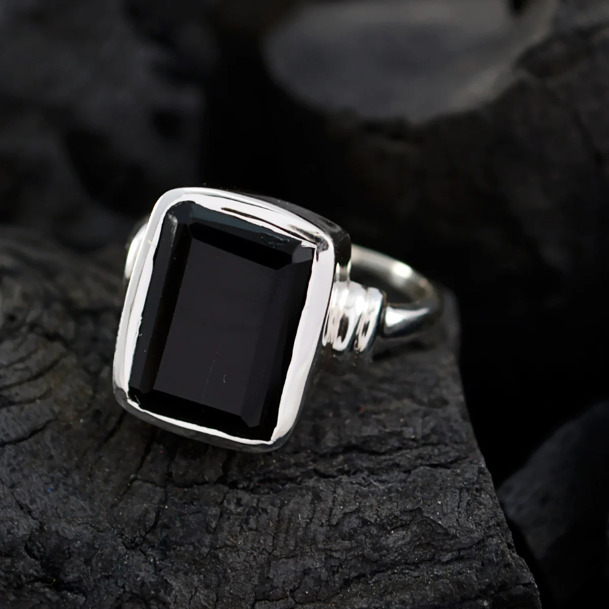 Black Onyx Solitaire German 925 Silver Black Gemstone Eye-catching Signet Ring Jewelry - Image 5