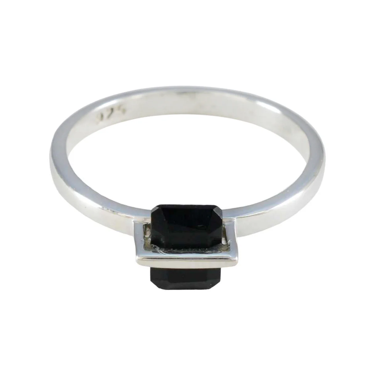 Black Onyx Solitaire Japanese 92.5 Silver Black Gemstone Dainty Luxurious Ring Jewelry
