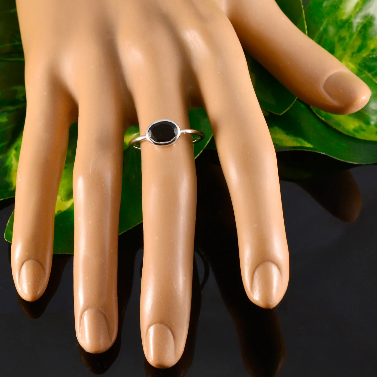 Black Onyx Solitaire Japanese 92.5 Silver Black Gemstone Elegant Sophisticated Ring Jewellery - Image 5