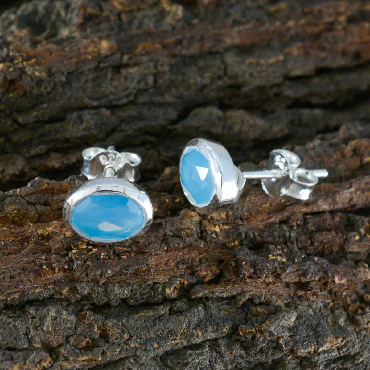 Blue Chalcedony American Hana Solitaire Stud Blue 92.5 Silver Earring - Image 3