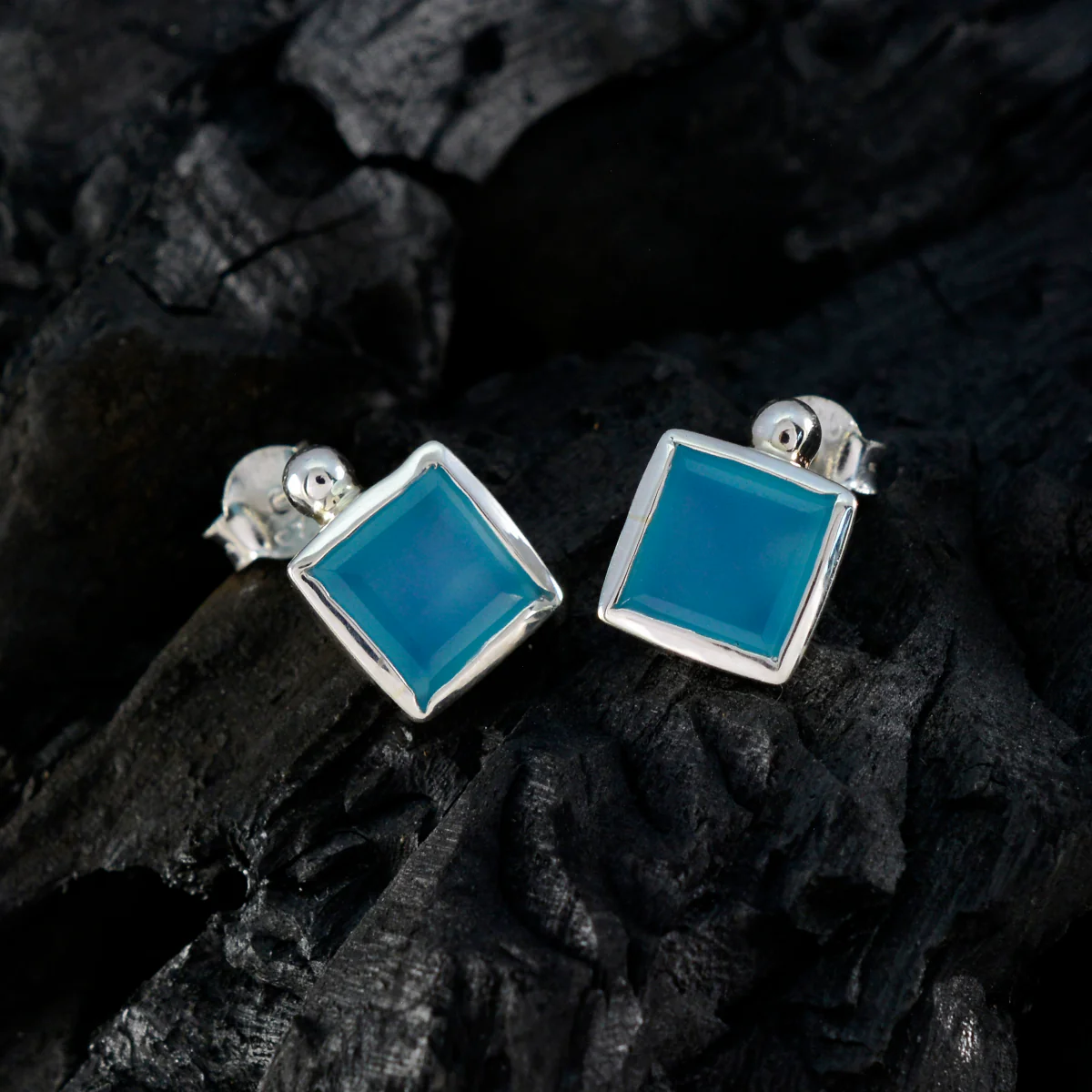 Blue Chalcedony Australian Patricia Solitaire Stud Blue Sterling Silver Earring - Image 3