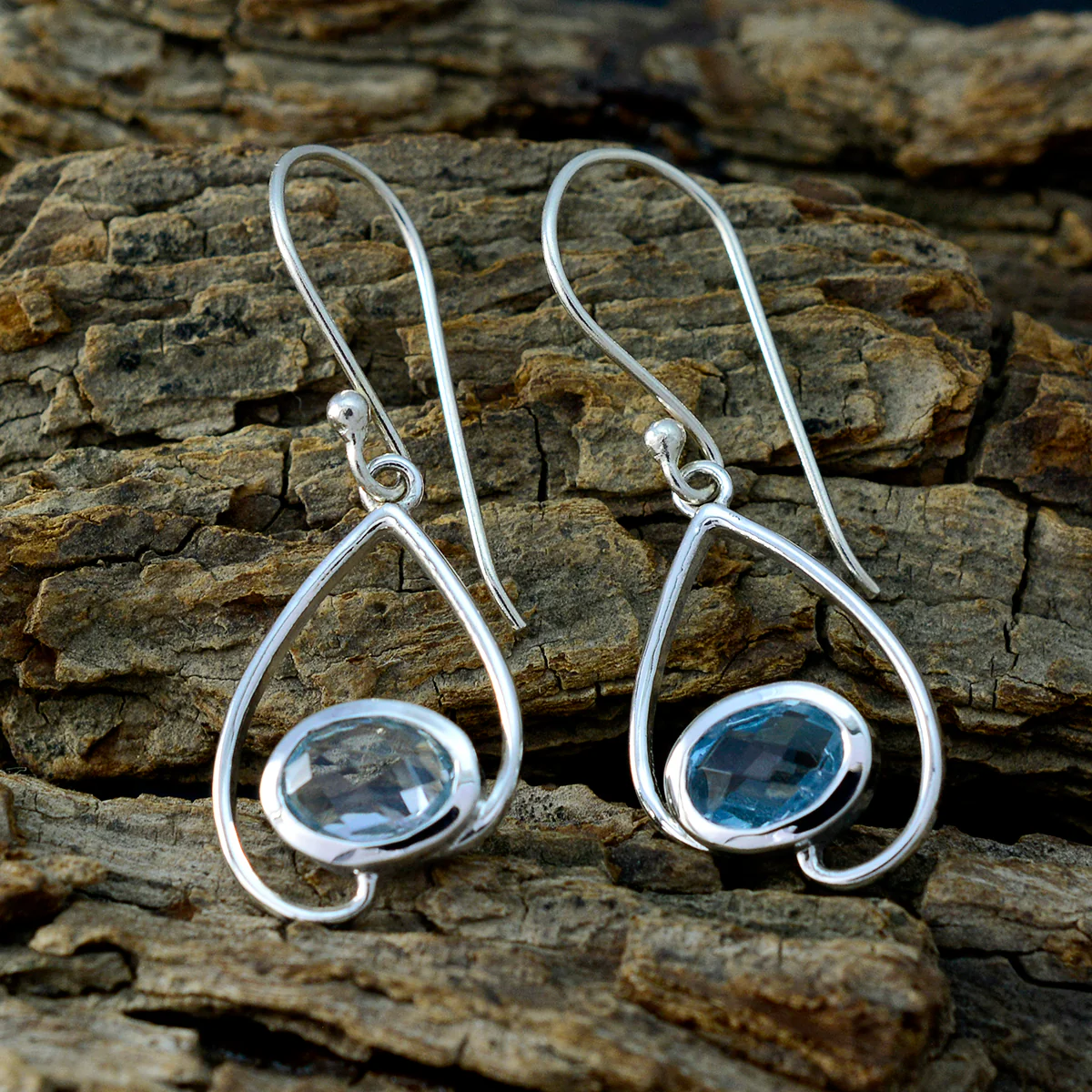 Blue Topaz Middle Eastern Julieta Solitaire Dangle Blue Sterling Silver Earring - Image 3