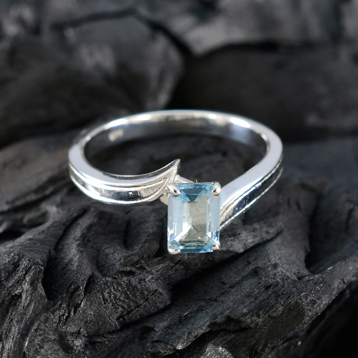 Blue Topaz Solitaire German Sterling Silver Blue Gems Featherlight Artisan Ring Jewelry - Image 4