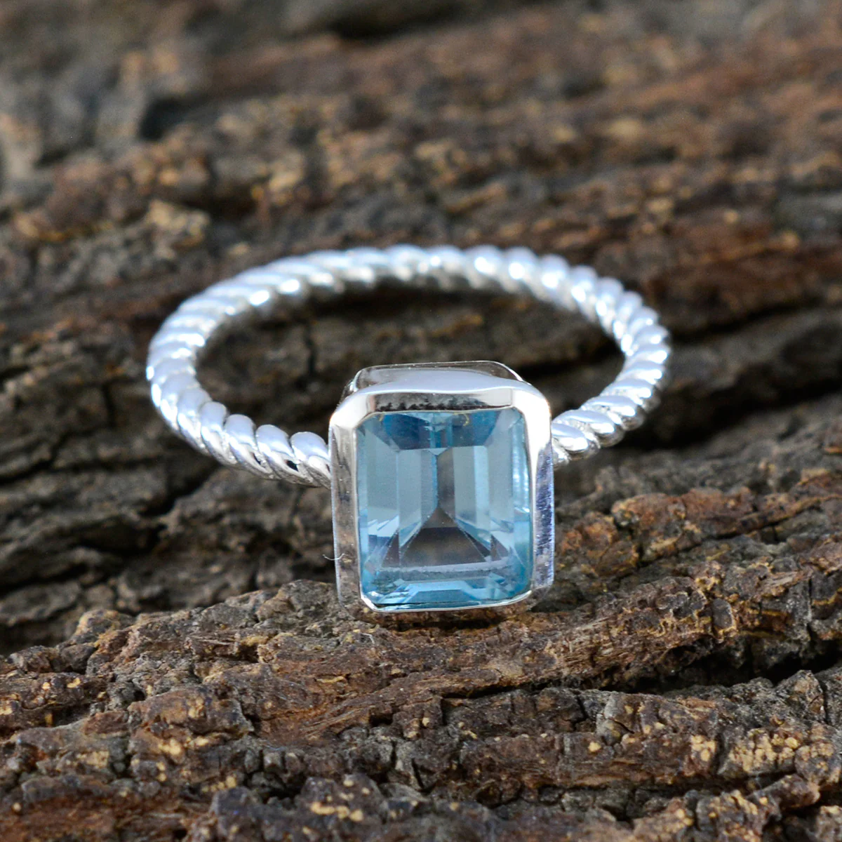 Blue Topaz Solitaire Russian 92.5 Silver Blue Gems Featherlight Glamorous Ring Jewellery - Image 3