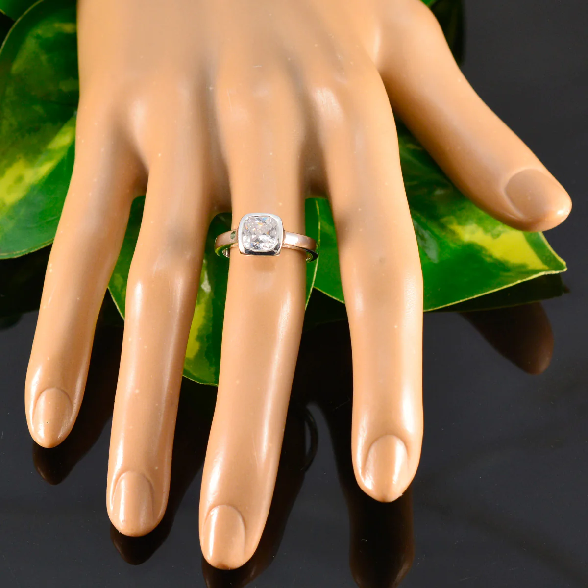 Cubic zirconia CZ Solitaire Indian Silver White Gems Featherlight Modern Ring Jewellery - Image 5