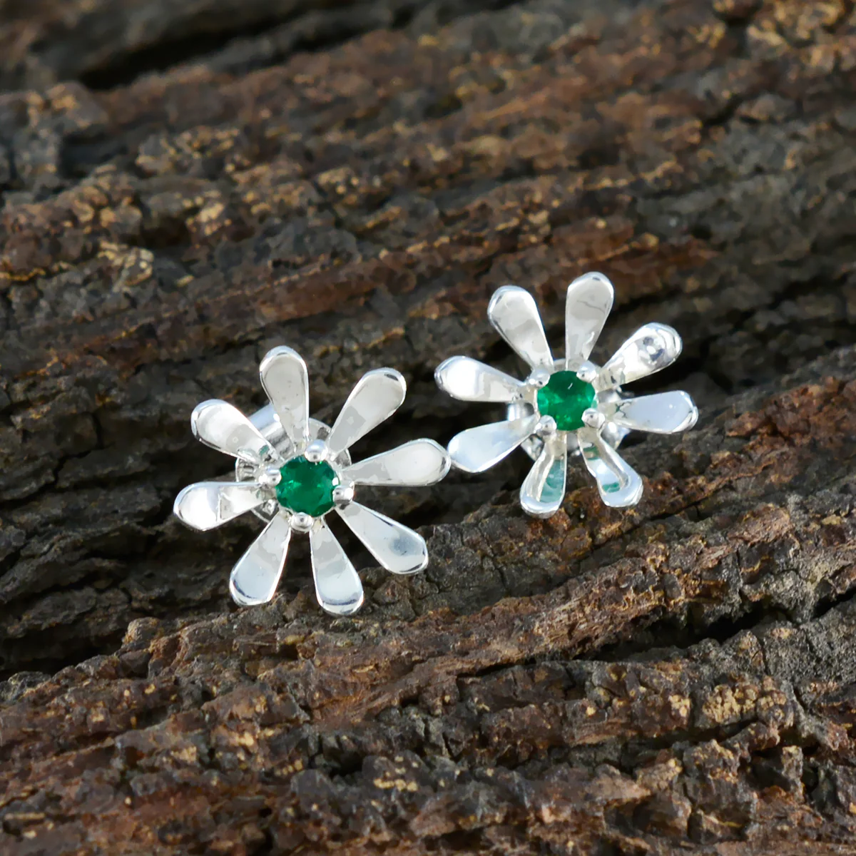 Emerald CZ Moroccan Antonia Solitaire Stud Green 92.5 Silver Earring - Image 3