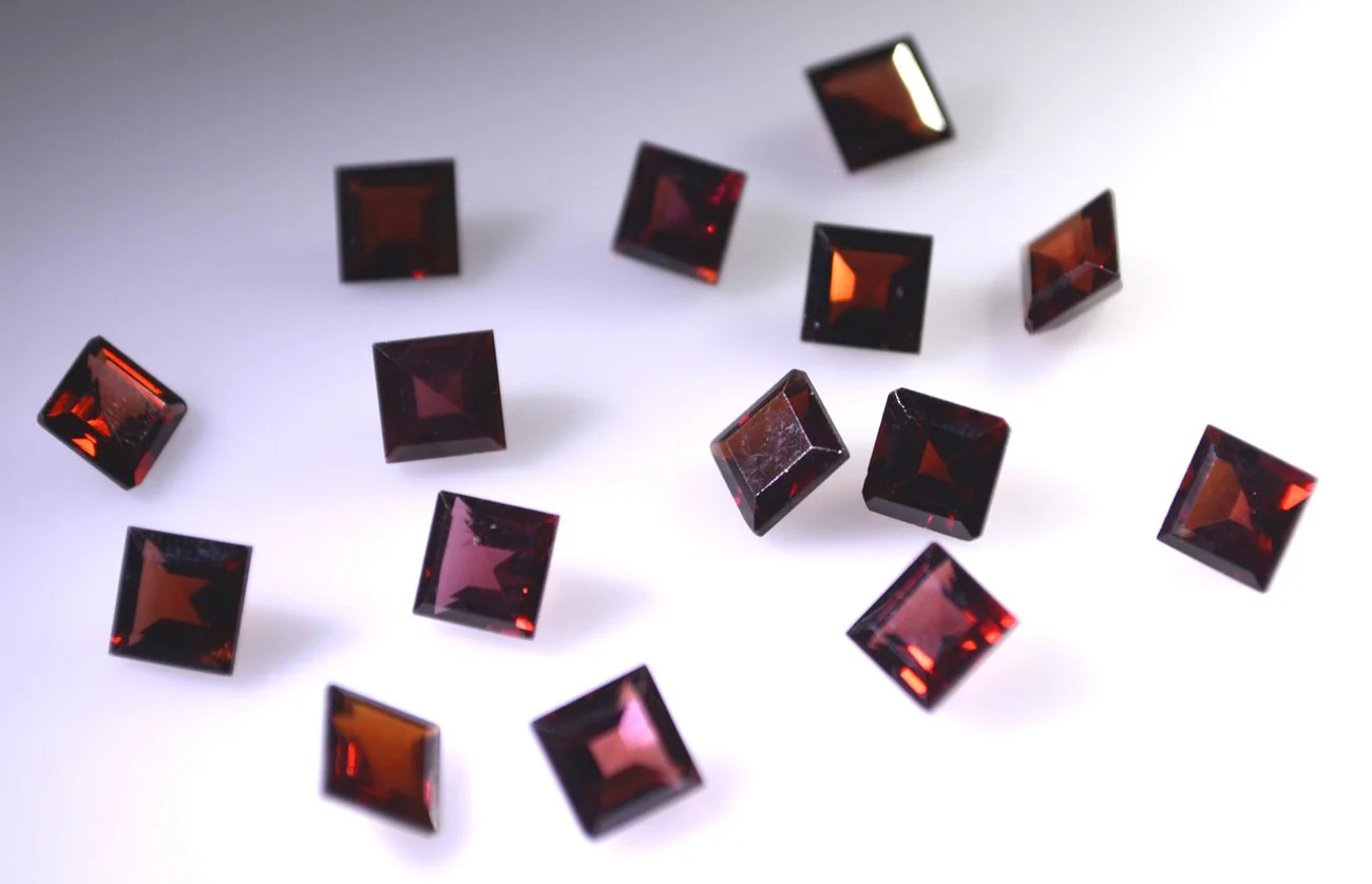 Garnet 1PC Small 7x7 MM Square Faceted Red Splendid Semi Precious Loose Gemstone - Image 3
