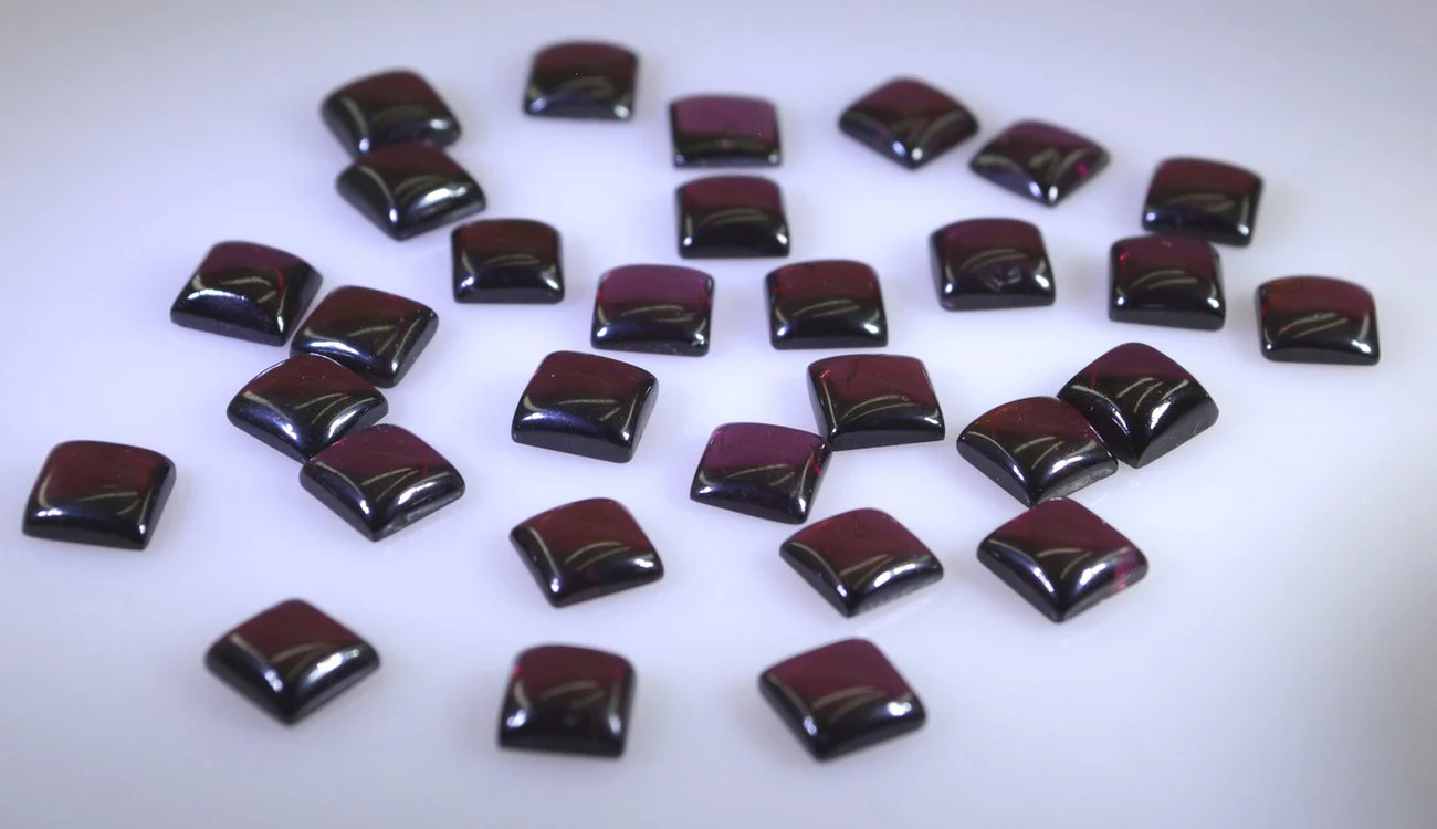 Garnet 1PC Tiny 6x6 MM Square Cabochon Red Polished semi Precious Loose Gems - Image 3