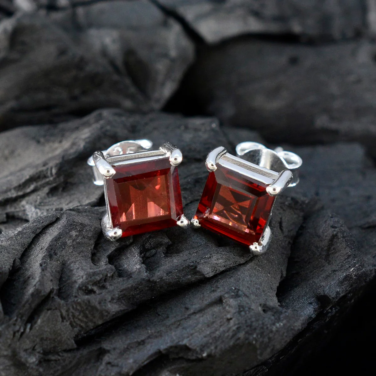 Garnet American Aikoo Solitaire Stud Red Sterling Silver Earring - Image 5