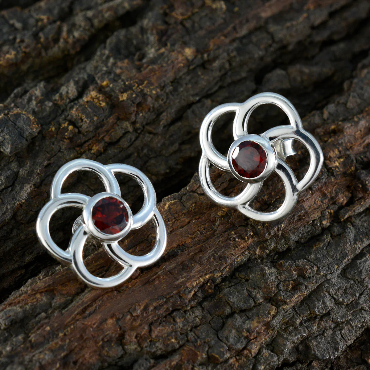 Garnet Japanese Mila Solitaire Stud Red 925 Silver Earring - Image 3