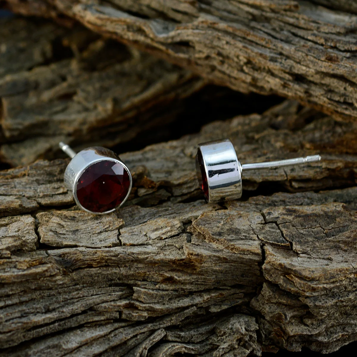 Garnet Korean Zoe Solitaire Stud Red 925 Sterling Silver Earring - Image 3