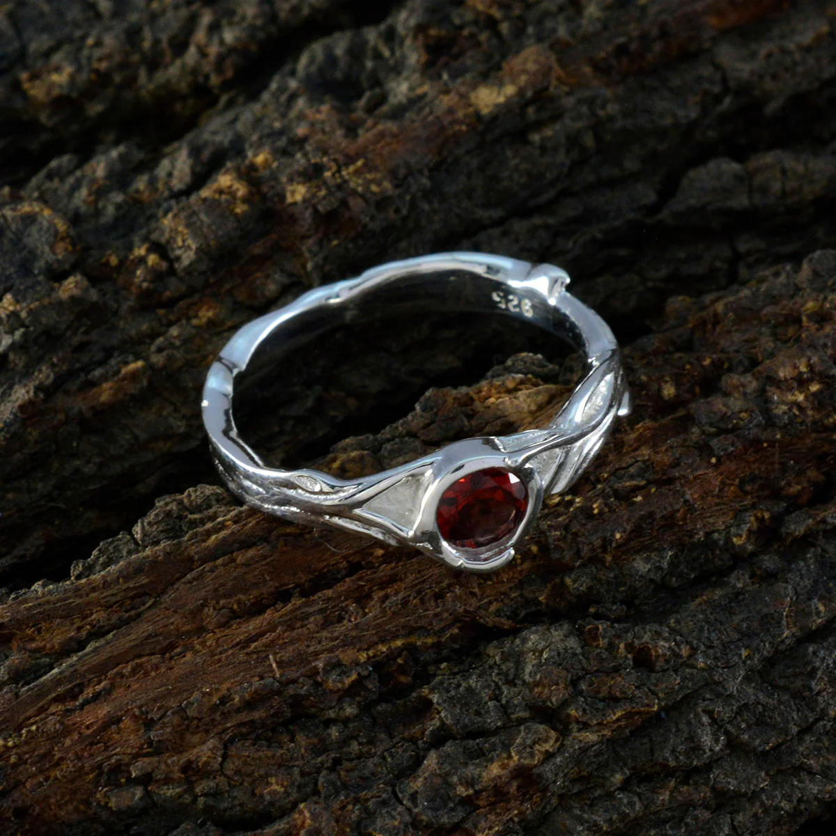 Garnet Solitaire French 92.5 Silver Red Gemstone Featherlight Romantic Ring Jewelry - Image 3