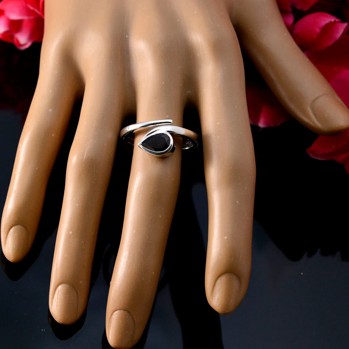 Garnet Solitaire German Silver Red Gemstones Slim Luxurious Ring Jewelry - Image 5