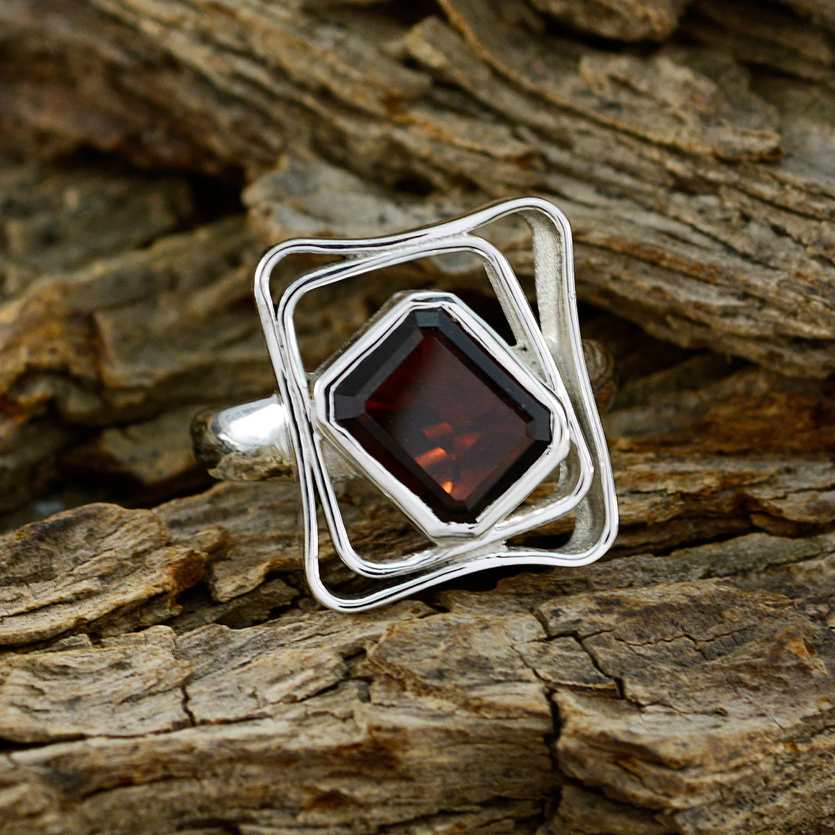 Garnet Solitaire German Sterling Silver Red Gemstone Mid-weight Signet Ring Jewellery - Image 3