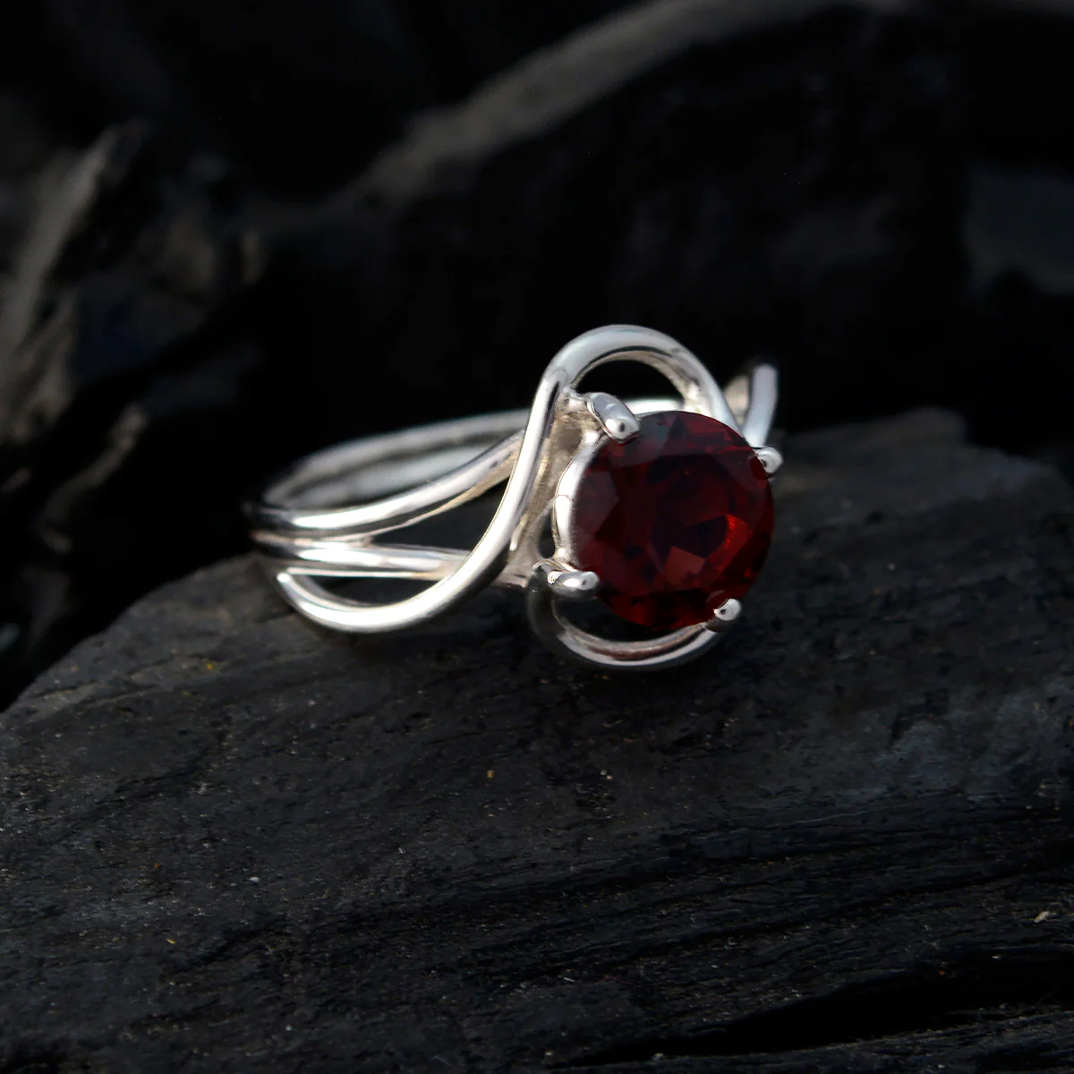 Garnet Solitaire Japanese Sterling Silver Red Gems Delicate Luxurious Ring Jewelry - Image 4