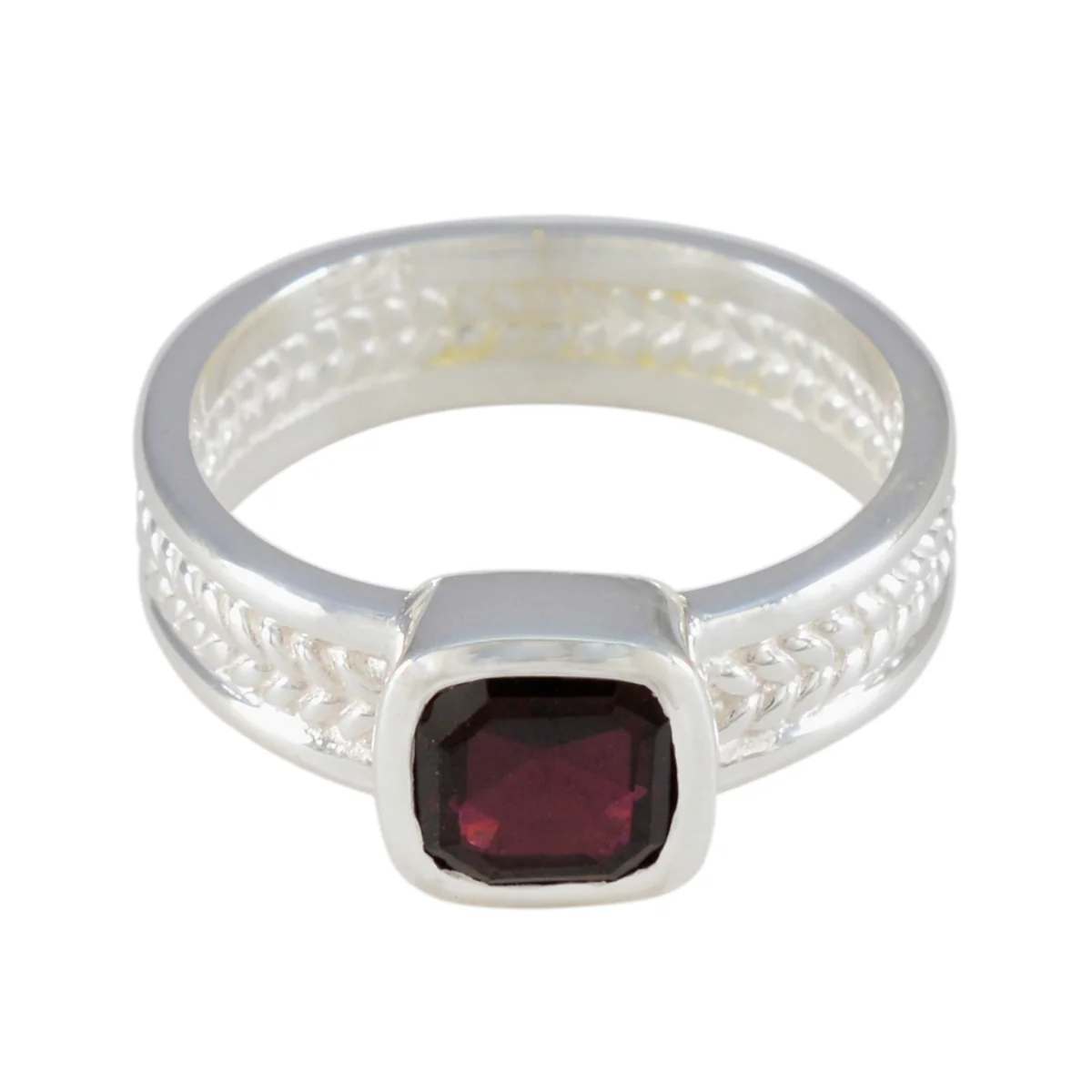 Garnet Solitaire Middle Eastern Silver Red Gems Mid-weight Rope-Wire Band Jewelry