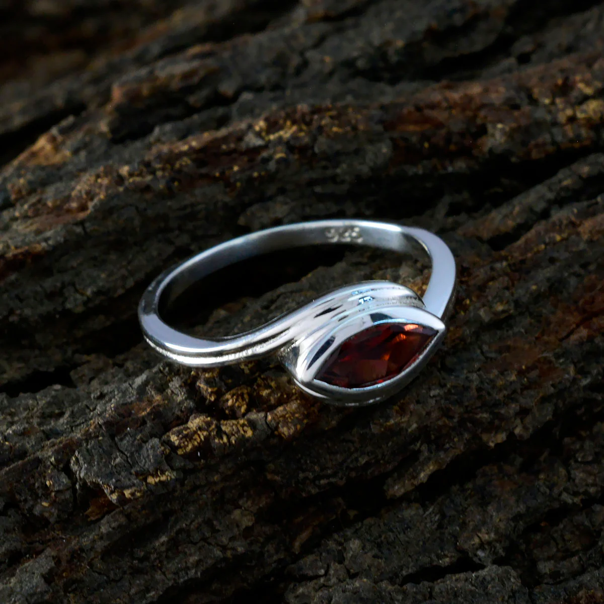 Garnet Solitaire Moroccan Silver Red Gemstone Featherlight Contemporary Ring Jewelry - Image 3