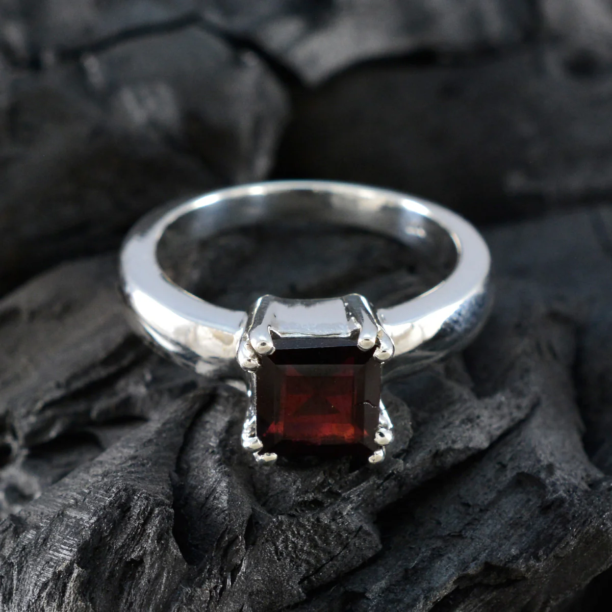 Garnet Solitaire Russian 92.5 Silver Red Gems Classic Glamorous Ring Jewelry - Image 4