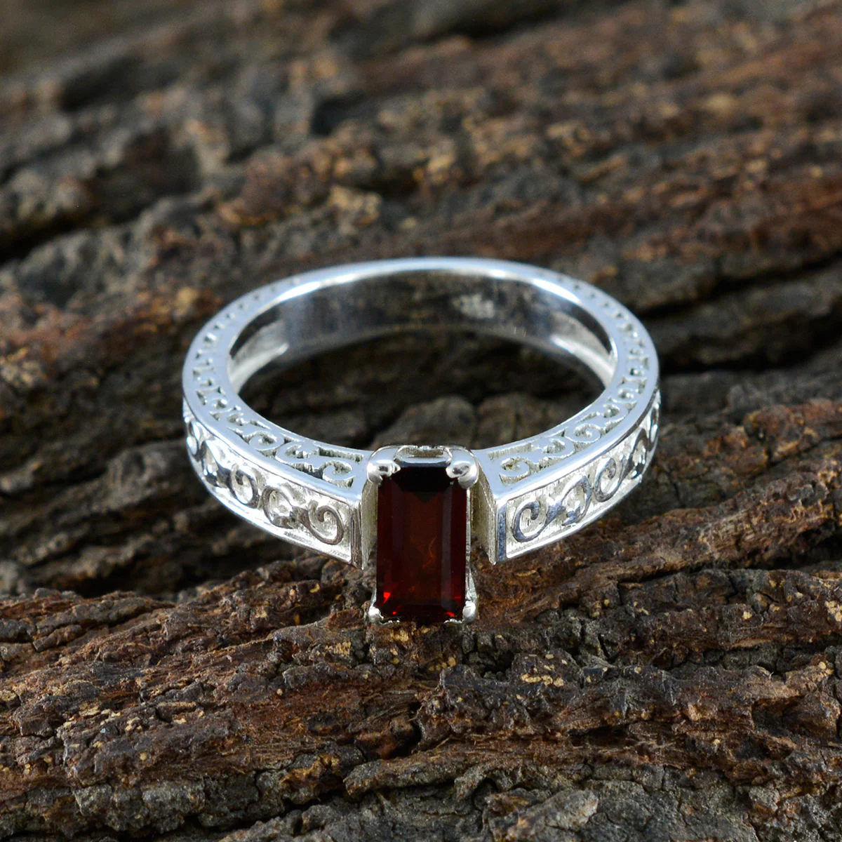 Garnet Solitaire Russian 92.5 Silver Red Gems Eye-catching Trendy Ring Jewelry - Image 3