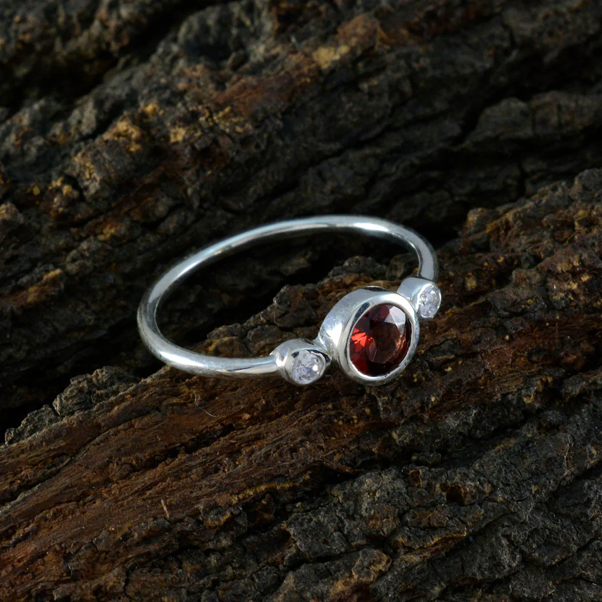 Garnet Trilogy American Sterling Silver Red Gemstones Elegant Modern Ring Jewellery - Image 3