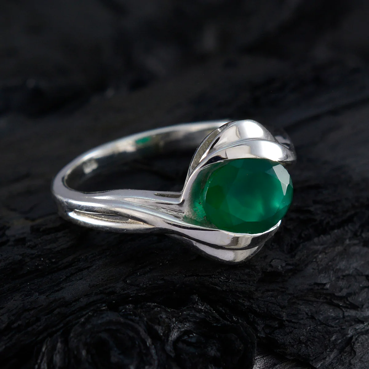 Green Onyx Solitaire Indian Silver Green Gemstone Tiny Modern Ring Jewellery - Image 4