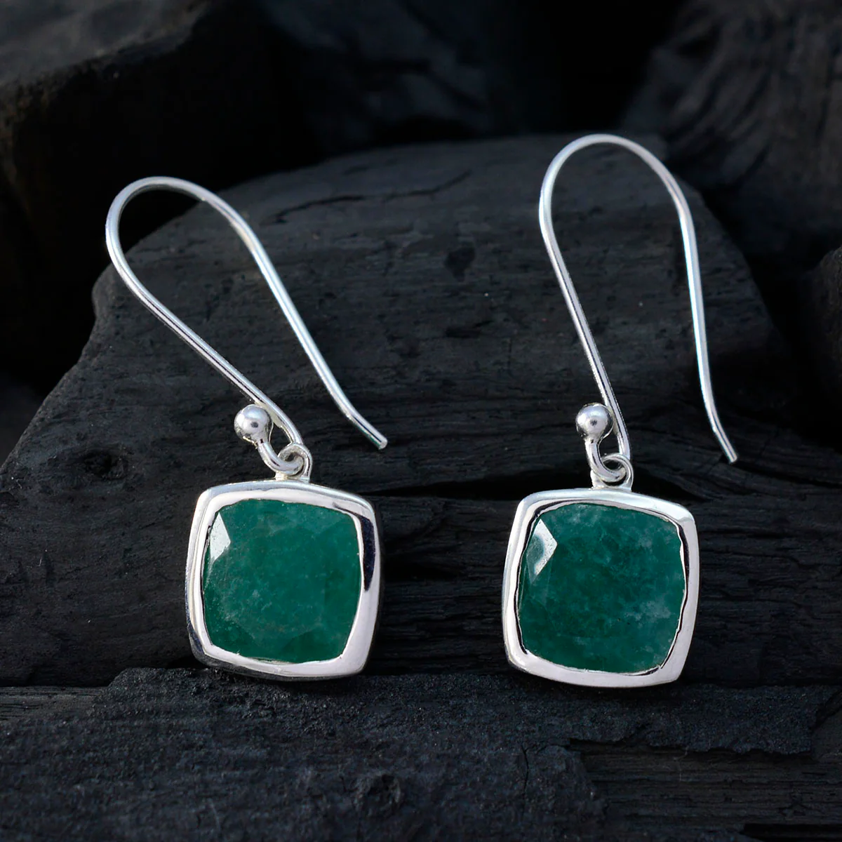 Indian Emerald Italian Milagros Solitaire Dangle Green 92.5 Silver Earring - Image 2