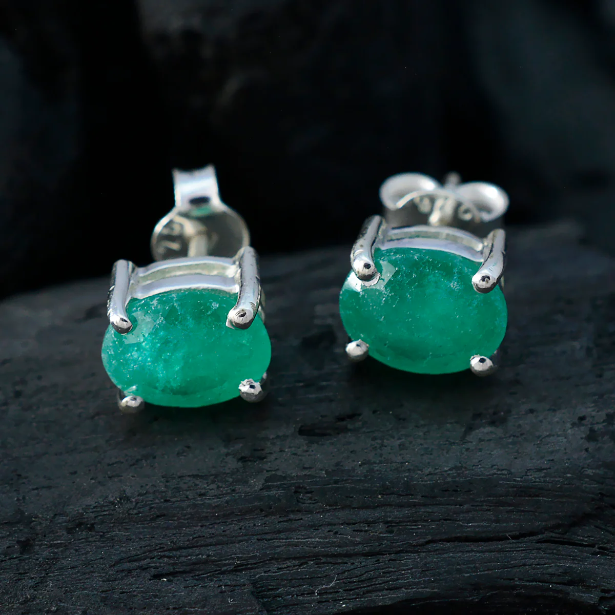 Indian Emerald Japanese Agnes Solitaire Stud Green Sterling Silver Earring - Image 4