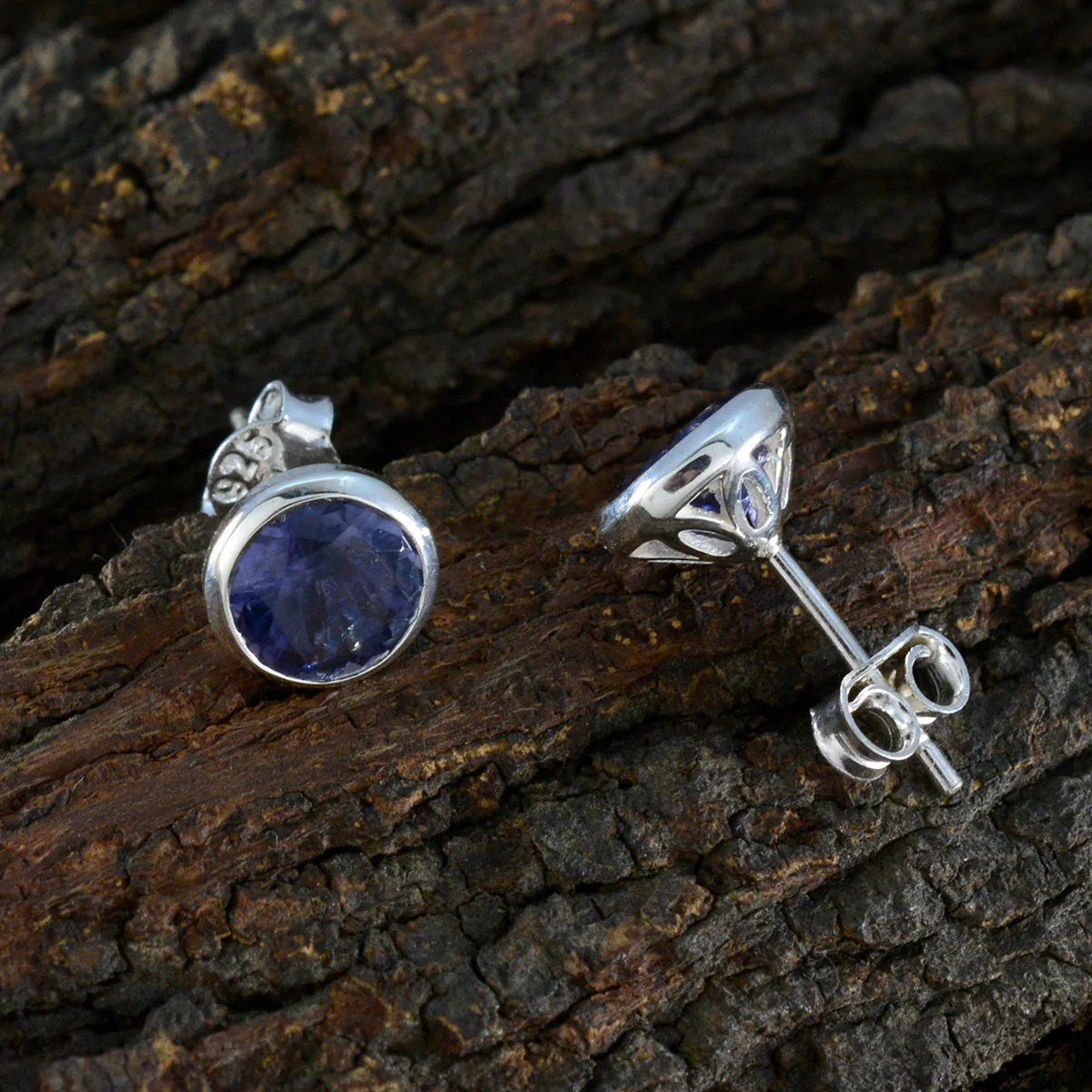Iolite Italian Victoria Solitaire Stud Blue Silver Earring - Image 3