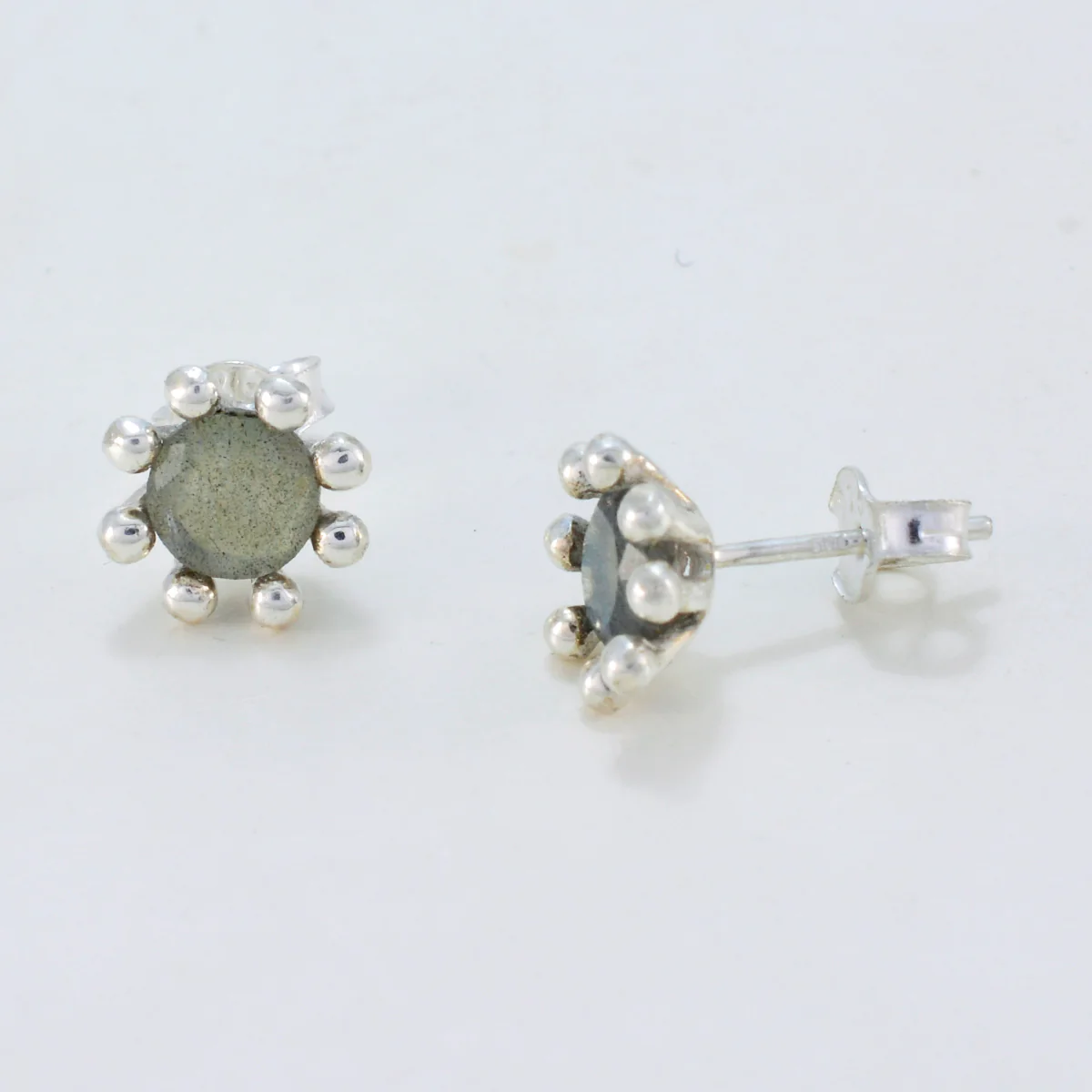 Labradorite Japanese Antonia Solitaire Stud Gray 925 Silver Earring - Image 2