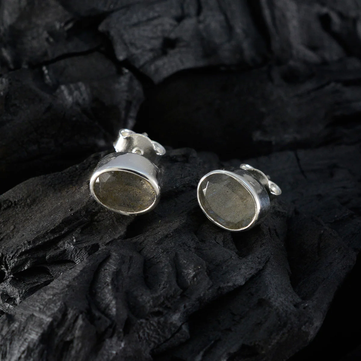 Labradorite Korean Ángeles Solitaire Stud Gray Silver Earring - Image 4