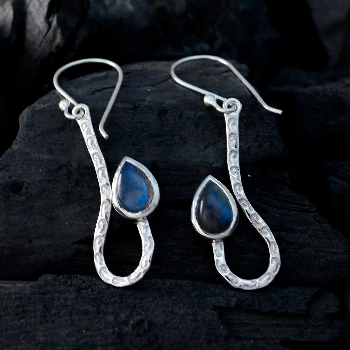 Labradorite Spanish Hye-jin Solitaire Dangle Gray 925 Sterling Silver Earring - Image 2