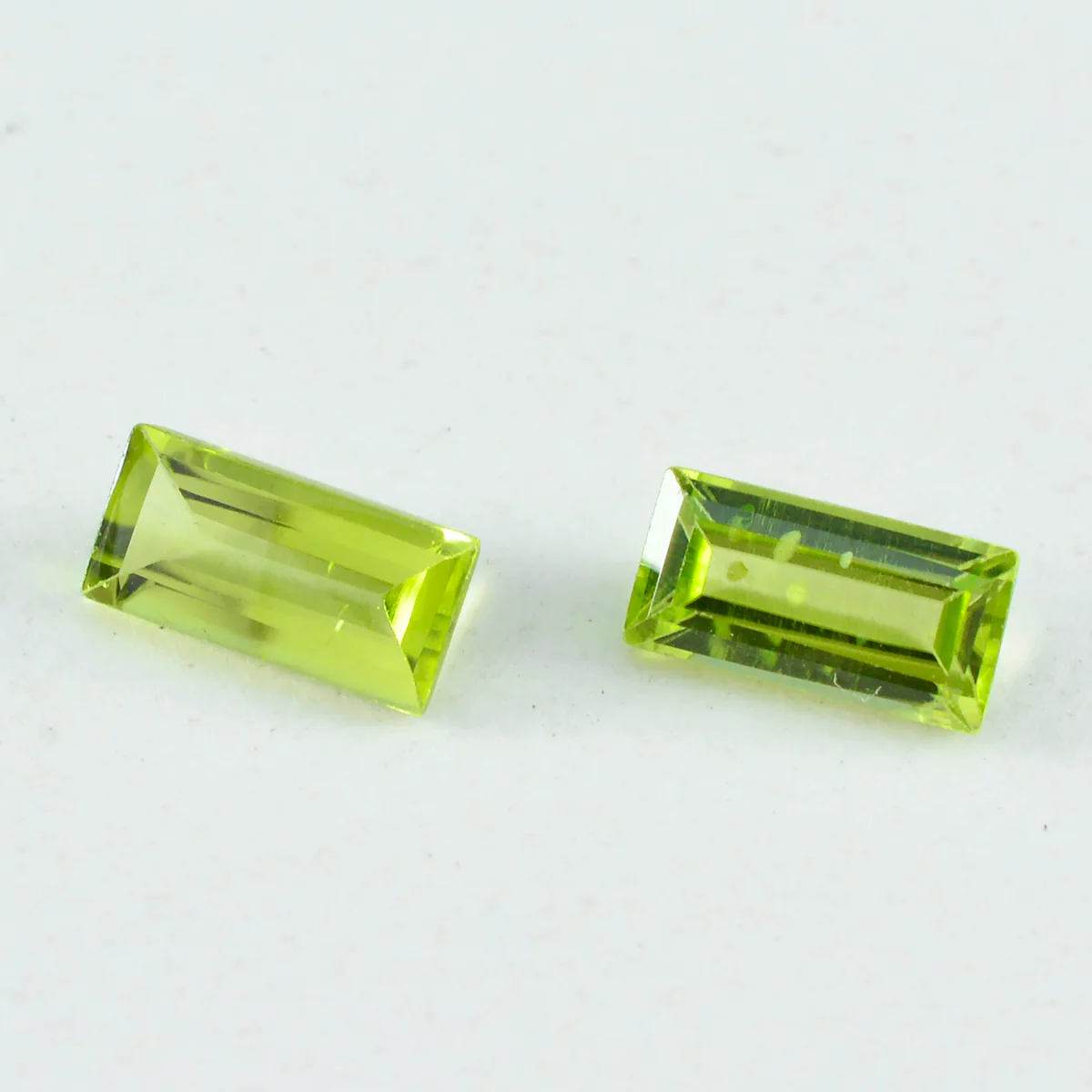 Peridot 1PC Chunky 10x20 MM Baguette Faceted Green High-Quality Semi Precious Loose Gems - Image 2