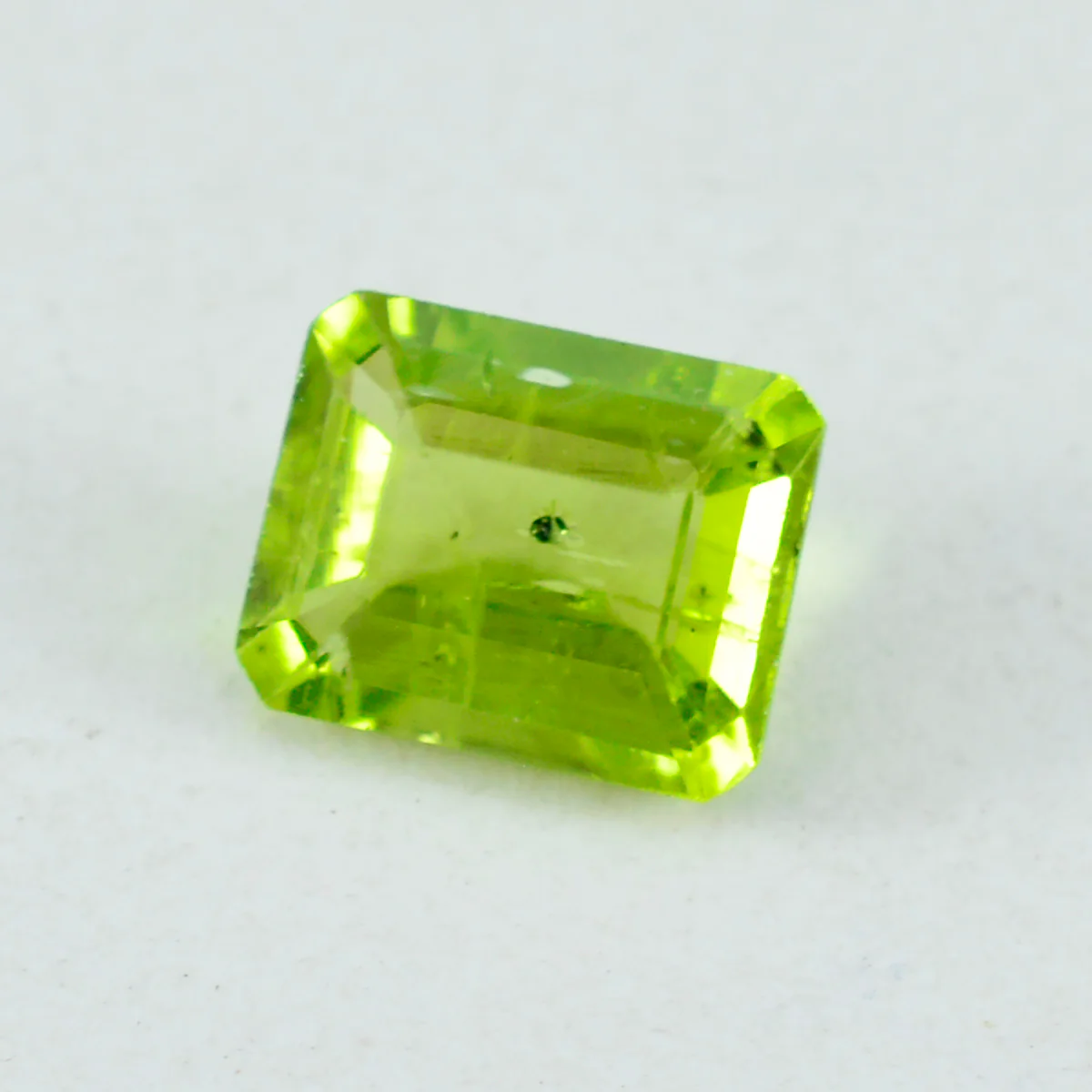 Peridot 1PC Tiny 4x6 MM Emerald Faceted Green Splendid Semi Precious Gems