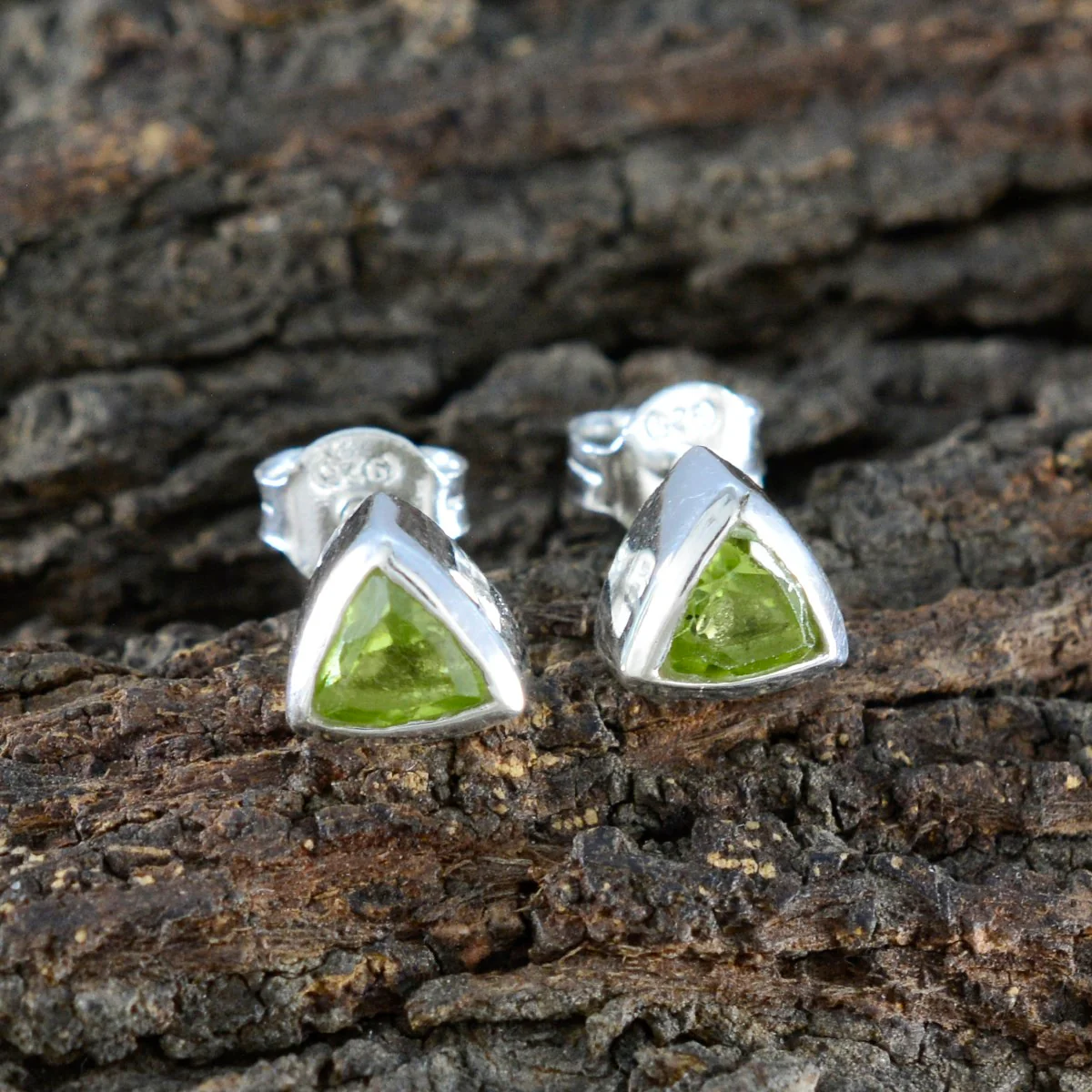 Peridot American Riley Solitaire Stud Green 92.5 Silver Earring - Image 4