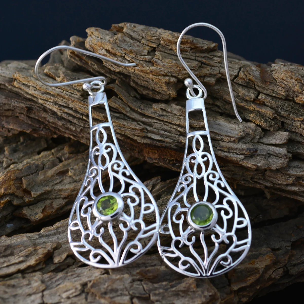 Peridot French Eleanor Solitaire Dangle Green 92.5 Silver Earring - Image 3