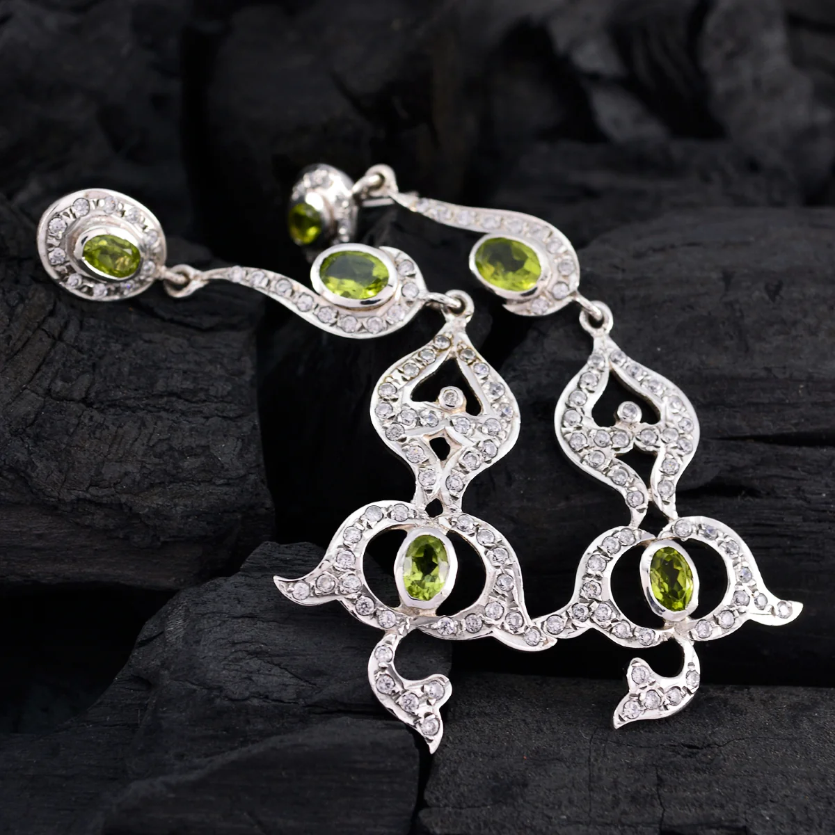 Peridot Indian Araya multiple Stud Green Sterling Silver Earring - Image 4