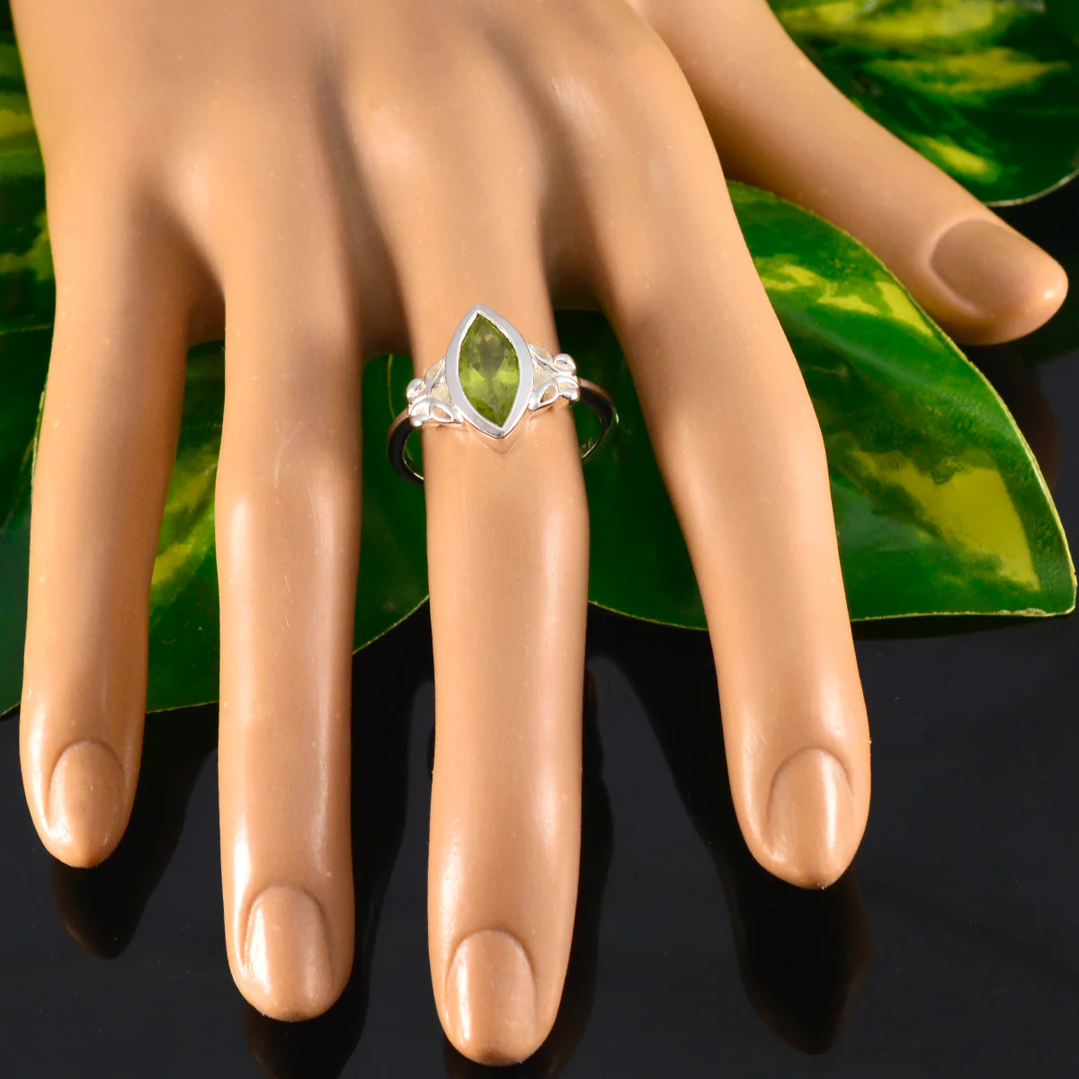Peridot Solitaire American 92.5 Silver Green Gemstone Whisper-thin Trendy Ring Jewellery - Image 5