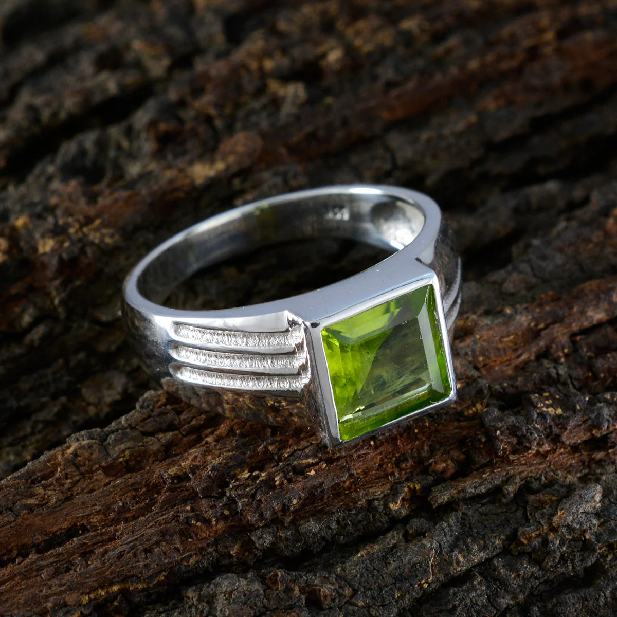 Peridot Solitaire German 925 Sterling Silver Green Gemstone Classic Luxurious Ring Jewellery - Image 3