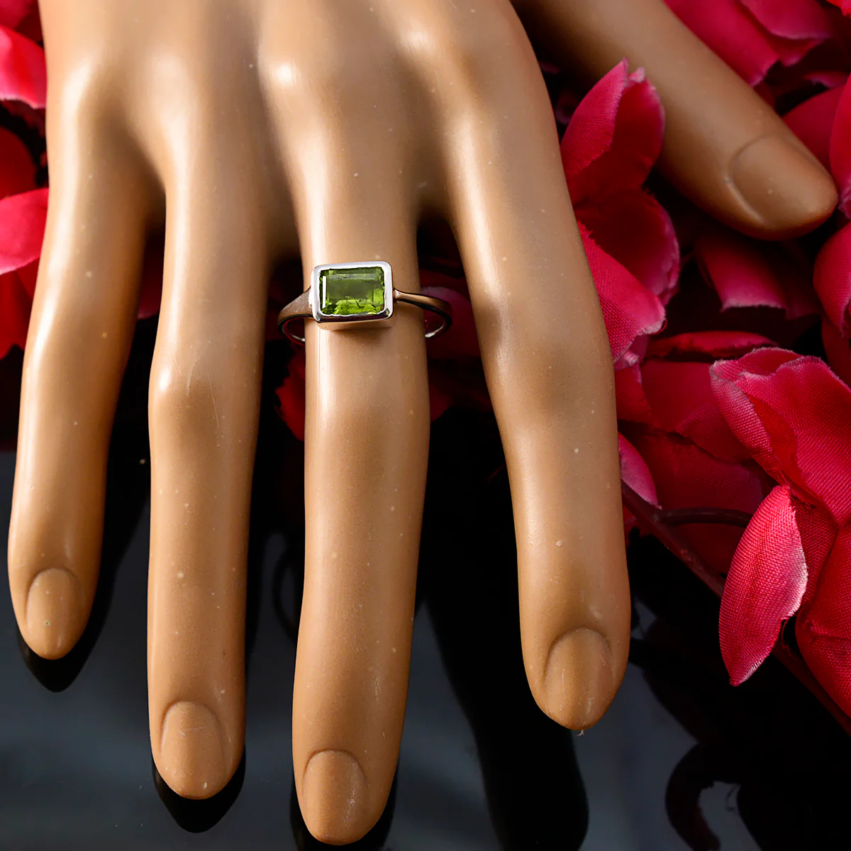 Peridot Solitaire German Sterling Silver Green Gems Featherlight Fairytale Ring Jewellery - Image 5