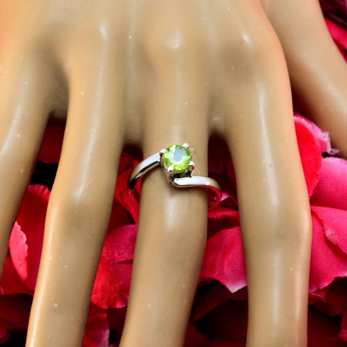 Peridot Solitaire Japanese 92.5 Silver Green Gems Delicate Graceful Ring Jewellery - Image 3