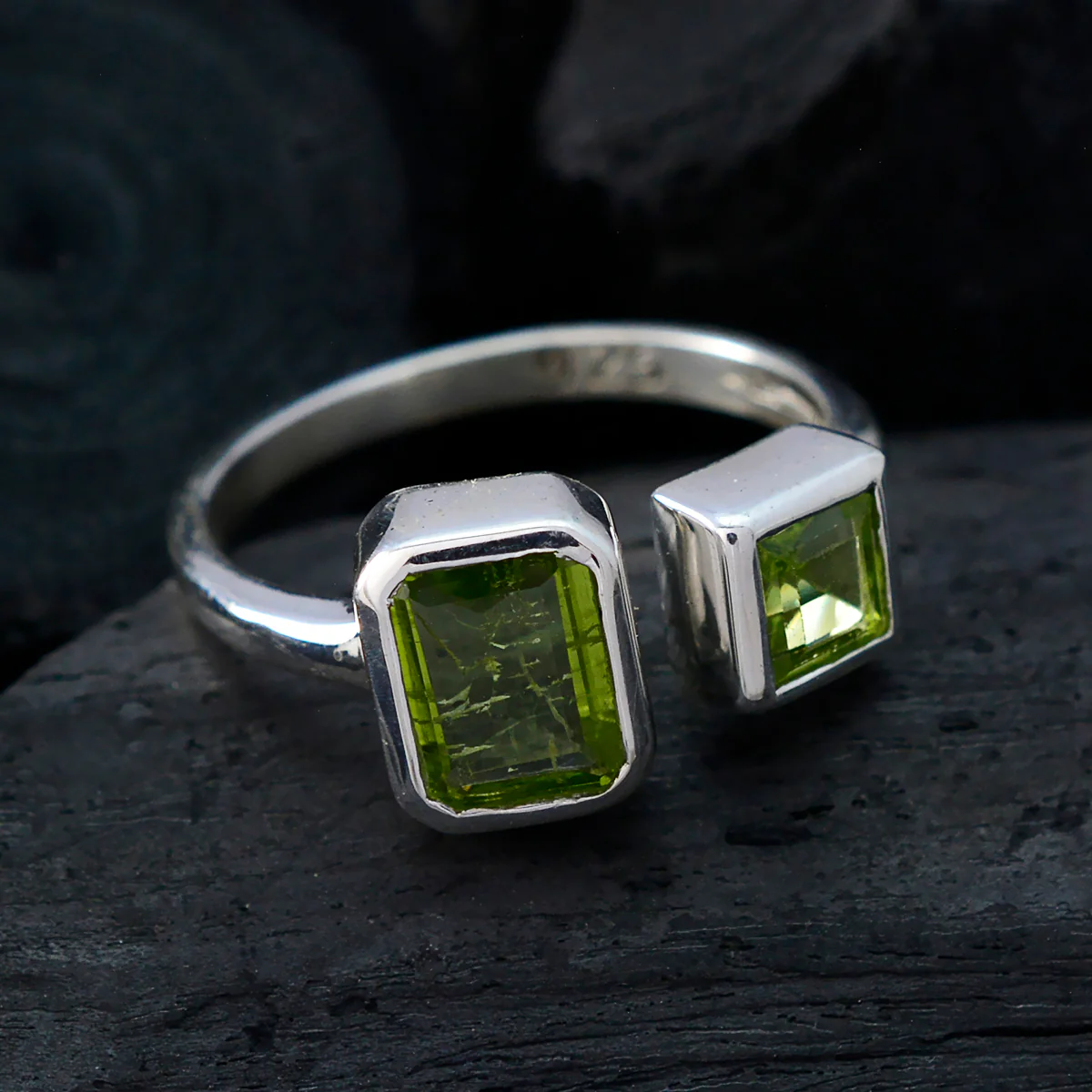 Peridot Toi et Moi Moroccan Sterling Silver Green Gems Featherlight Abstract Ring Jewellery - Image 4