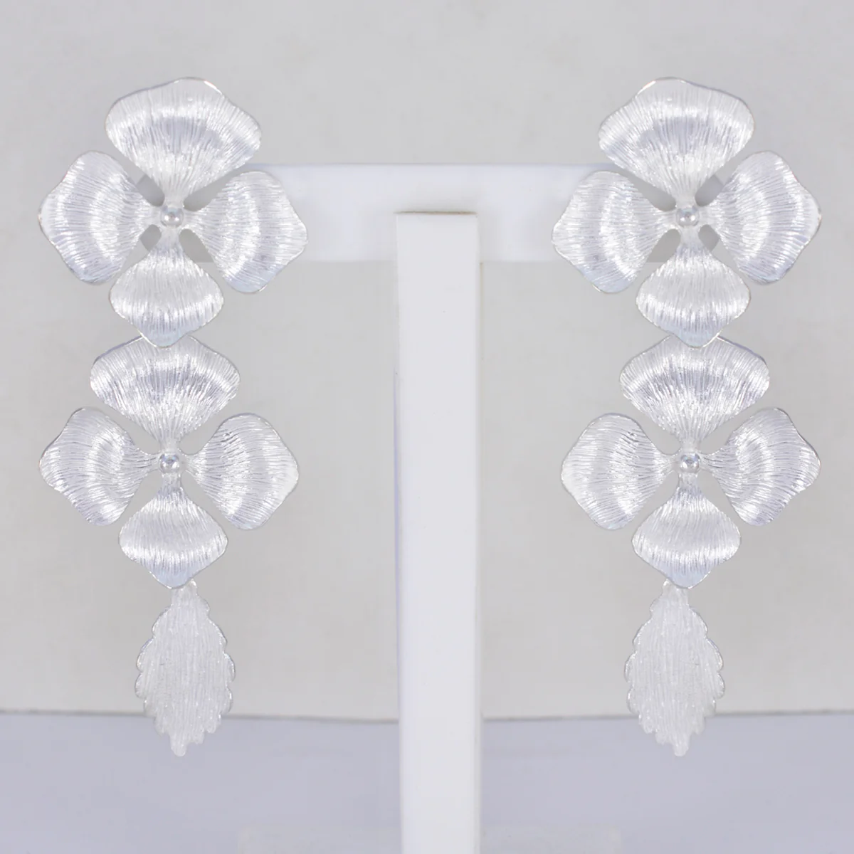 Plain Turkish Isabella plain Stud Gray Silver Earring - Image 3