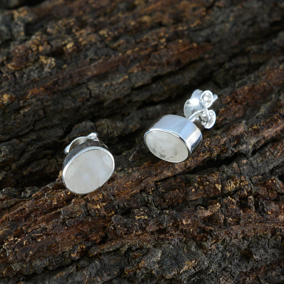 Rainbow Moonstone Moroccan Bianca Solitaire Stud White 925 Sterling Silver Earring - Image 3