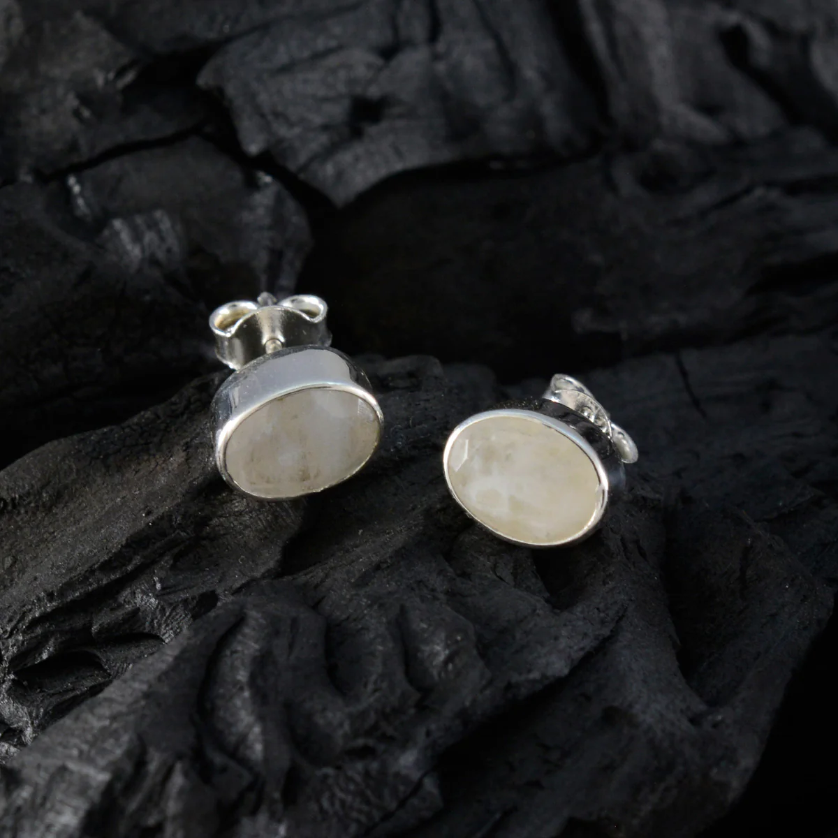 Rainbow Moonstone Moroccan Bianca Solitaire Stud White 925 Sterling Silver Earring - Image 4