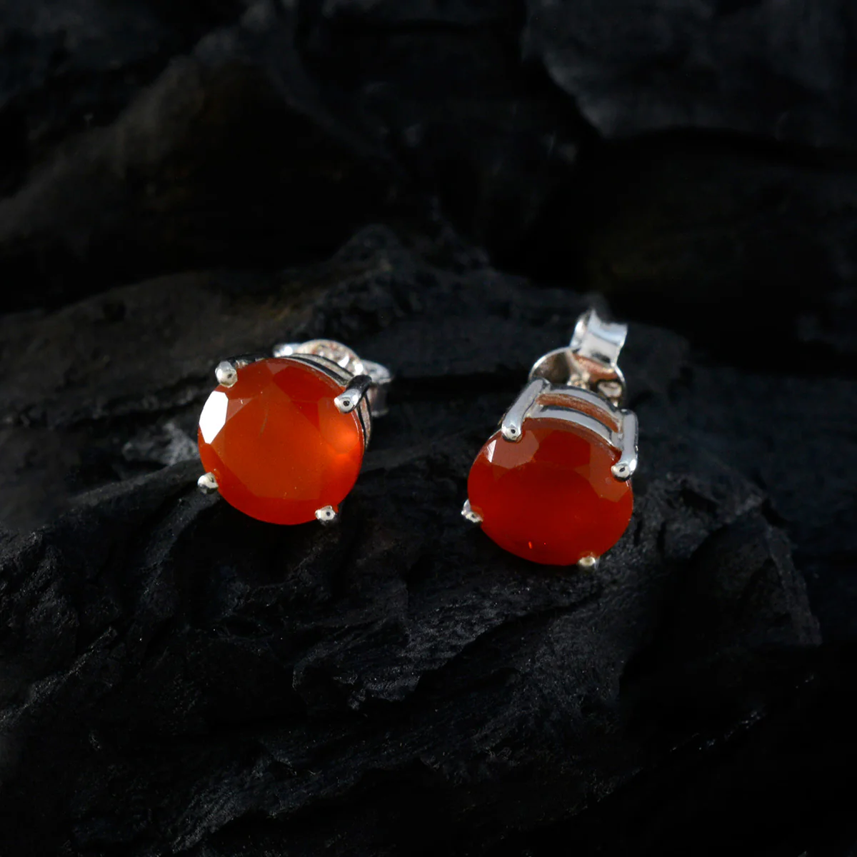 Red Onyx Egyptian Freya Solitaire Stud Red Silver Earring - Image 4
